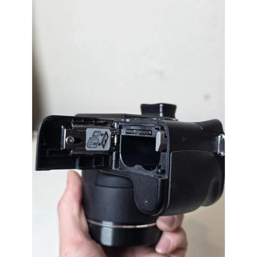 Panasonic LUMIX Digital Camera Model DMC-FZ18 TESTED No Battery